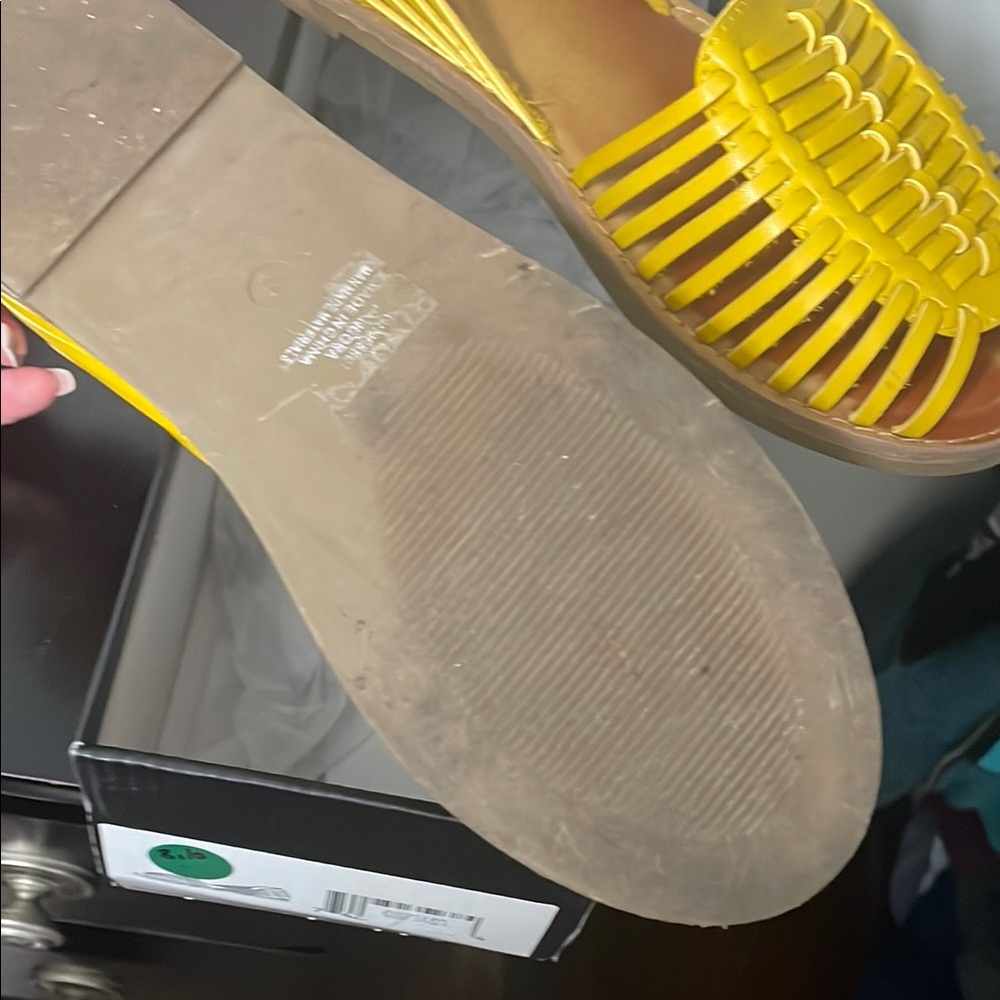 MIA Yellow Woven Sandals for Summer - Picture 5 of 6